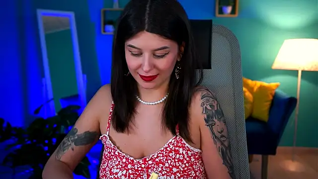 Snapshot of NicoleMun chatting on 02-18-25, 03:21 NicoleMun online show from 02-18-25, 03:21