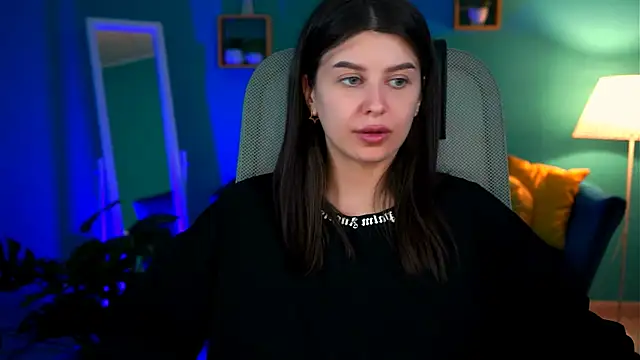 Snapshot of NicoleMun chatting on 02-19-25, 06:32 NicoleMun online show from 02-19-25, 06:32