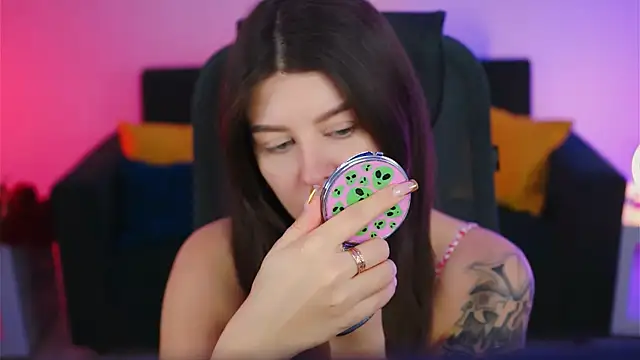 Snapshot of NicoleMun chatting on 02-22-25, 05:02 NicoleMun online show from 02-22-25, 05:02