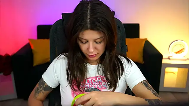 Snapshot of NicoleMun chatting on 03-16-25, 05:25 NicoleMun online show from 03-16-25, 05:25