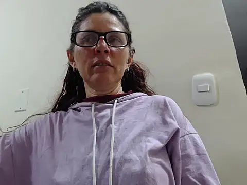 Snapshot of Alicia_inblack chatting on 09-12-25, 10:54 Alicia inblack online show from 09-12-25, 10:54