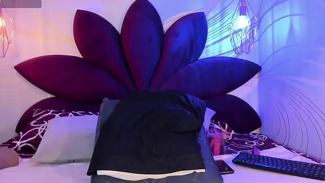 Snapshot of Alice_simpson1 chatting on 02-02-25, 12:02 Alice simpson1 online show from 02-02-25, 12:02