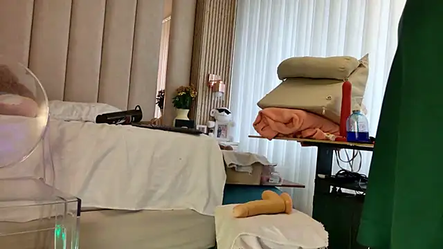 Snapshot of Dakotajansen chatting on 03-09-25, 09:46 Dakotajansen online show from 03-09-25, 09:46