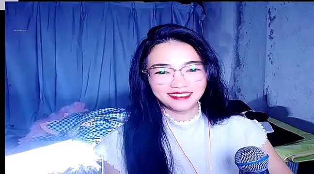 Snapshot of Floor_oo chatting on 01-10-25, 03:16 Floor oo online show from 01-10-25, 03:16