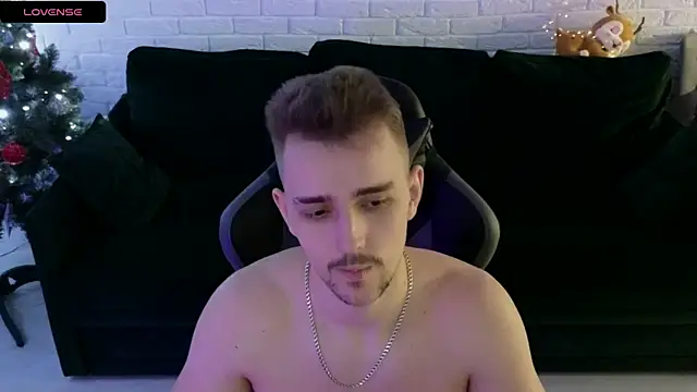 Snapshot of Larstar01 chatting on 01-07-25, 06:16 Larstar01 online show from 01-07-25, 06:16