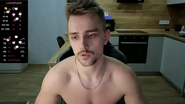 Snapshot of Larstar01 chatting on 01-13-25, 02:11 Larstar01 online show from 01-13-25, 02:11