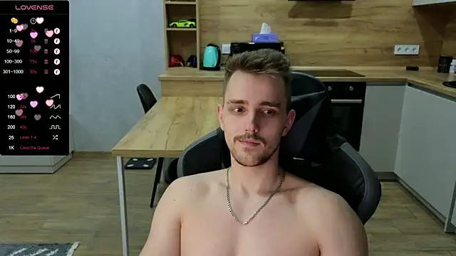 Snapshot of Larstar01 chatting on 01-16-25, 09:51 Larstar01 online show from 01-16-25, 09:51