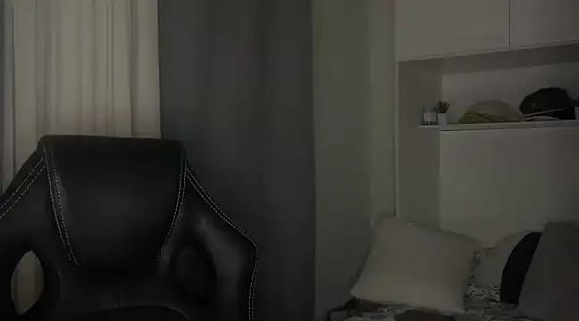 MiloCtc online show from 02-10-25, 04:52