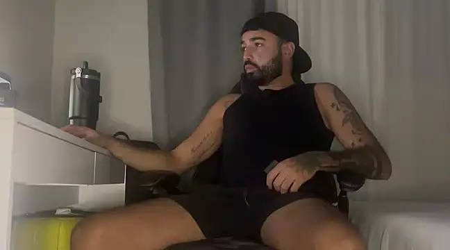 MiloCtc online show from 02-12-25, 03:07