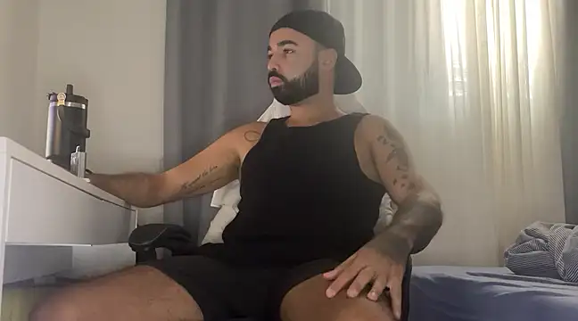 MiloCtc online show from 02-20-25, 03:52