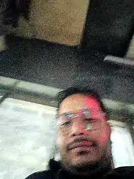 Snapshot of DeepakXxxR86 chatting on 11-22-25, 06:29 DeepakXxxR86 online show from 11-22-25, 06:29