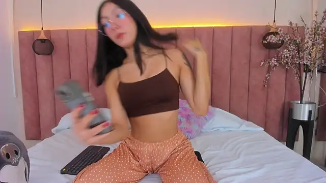 Snapshot of MarianaBranzz chatting on 01-09-25, 01:35 MarianaBranzz online show from 01-09-25, 01:35