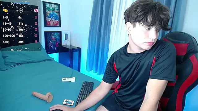 Snapshot of andyboy- chatting on 12-04-24, 11:24 andyboy- online show from 12-04-24, 11:24