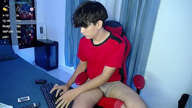 Snapshot of andyboy- chatting on 12-15-24, 02:19 andyboy- online show from 12-15-24, 02:19