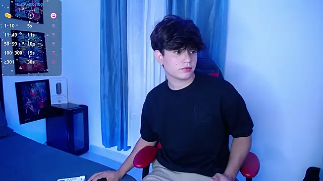 Snapshot of andyboy- chatting on 12-25-24, 12:48 andyboy- online show from 12-25-24, 12:48