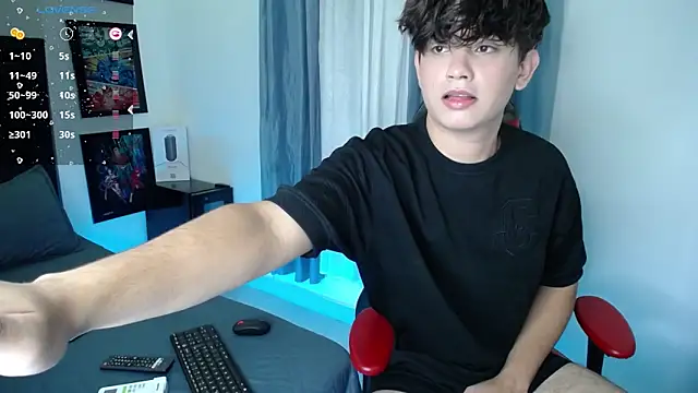 Snapshot of andyboy- chatting on 12-26-24, 11:24 andyboy- online show from 12-26-24, 11:24