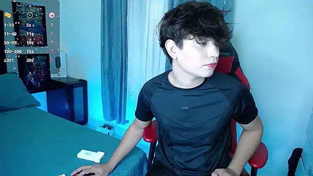 Snapshot of andyboy- chatting on 01-07-25, 10:08 andyboy- online show from 01-07-25, 10:08