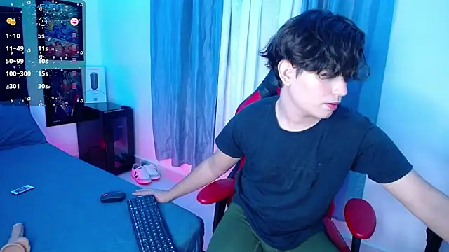 Snapshot of andyboy- chatting on 01-20-25, 12:46 andyboy- online show from 01-20-25, 12:46