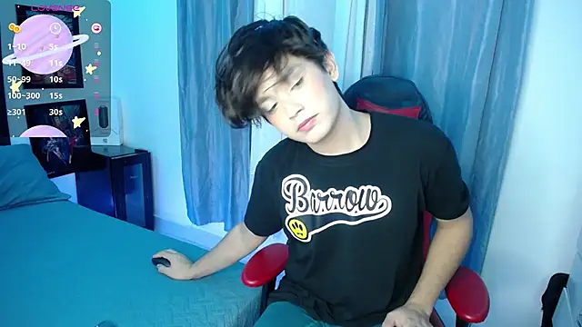 Snapshot of andyboy- chatting on 02-07-25, 11:13 andyboy- online show from 02-07-25, 11:13