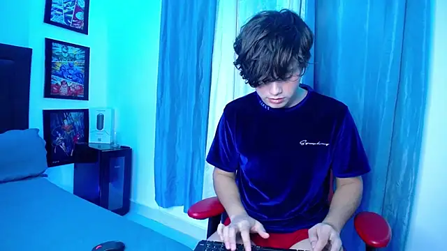 Snapshot of andyboy- chatting on 02-09-25, 02:06 andyboy- online show from 02-09-25, 02:06