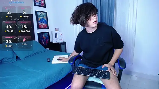 Snapshot of andyboy- chatting on 09-12-25, 10:21 andyboy- online show from 09-12-25, 10:21