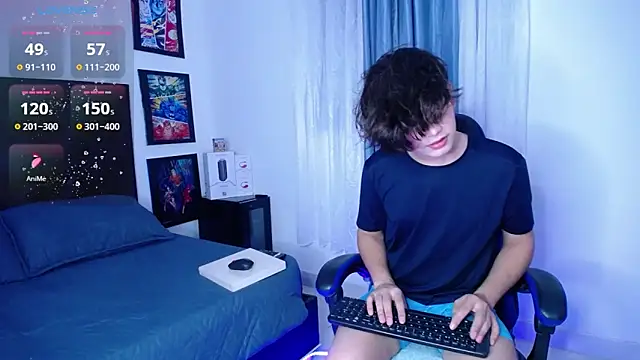 Snapshot of andyboy- chatting on 10-03-25, 10:51 andyboy- online show from 10-03-25, 10:51