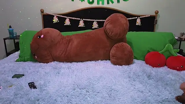 Snapshot of CherryBombBomb chatting on 12-14-24, 10:24 CherryBombBomb online show from 12-14-24, 10:24