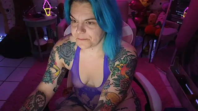 Snapshot of CherryBombBomb chatting on 09-20-25, 05:19 CherryBombBomb online show from 09-20-25, 05:19