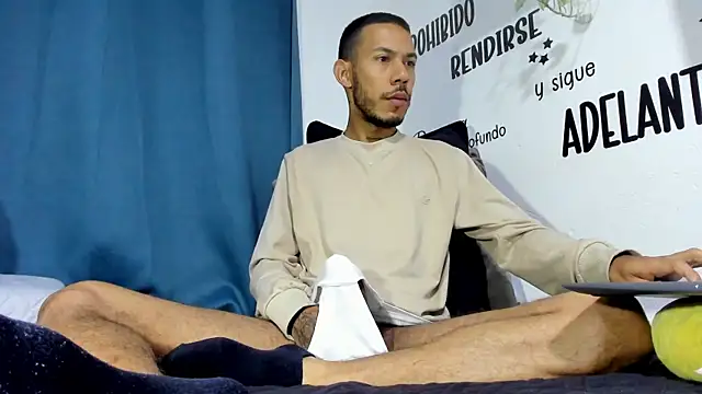 Aronxxs online show from 12-15-25, 07:56