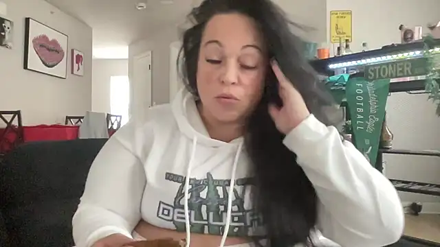 Snapshot of CarissmaDeLuca chatting on 02-25-26, 08:29 CarissmaDeLuca online show from 02-25-26, 08:29