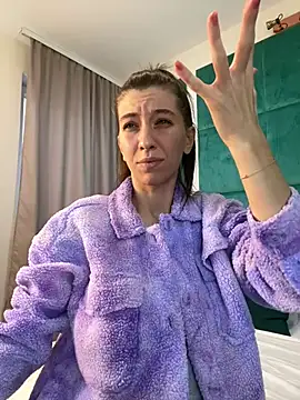 LunaWills  online show from 12-22-24, 09:44