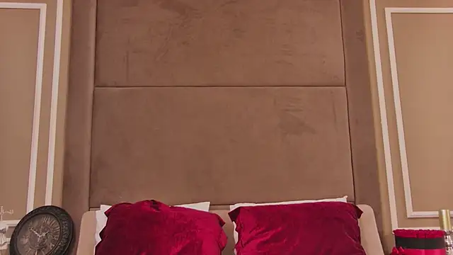 LunaWills  online show from 02-04-25, 04:59