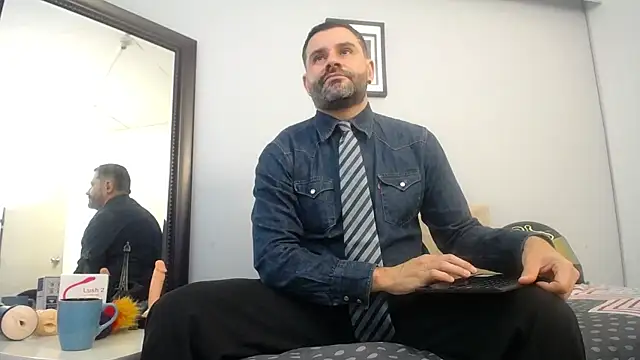 Snapshot of jonasbeards chatting on 11-11-25, 03:23 jonasbeards online show from 11-11-25, 03:23