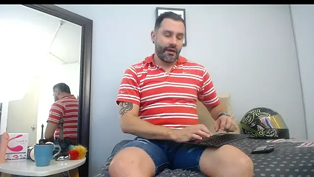 Snapshot of jonasbeards chatting on 11-14-25, 02:49 jonasbeards online show from 11-14-25, 02:49