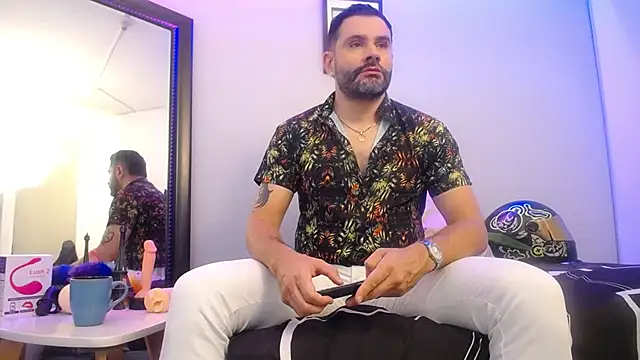 Snapshot of jonasbeards chatting on 11-30-25, 03:05 jonasbeards online show from 11-30-25, 03:05