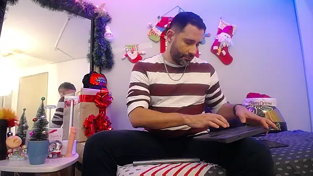 Snapshot of jonasbeards chatting on 12-13-25, 07:53 jonasbeards online show from 12-13-25, 07:53