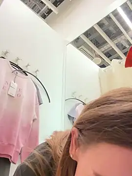 Snapshot of LavenderHot chatting on 01-09-25, 06:27 LavenderHot online show from 01-09-25, 06:27