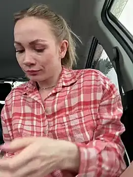 Snapshot of LavenderHot chatting on 01-28-25, 09:30 LavenderHot online show from 01-28-25, 09:30