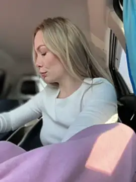 Snapshot of LavenderHot chatting on 03-05-25, 05:29 LavenderHot online show from 03-05-25, 05:29