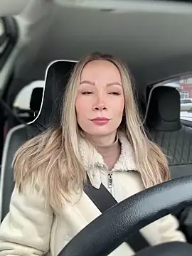 Snapshot of LavenderHot chatting on 03-11-25, 02:10 LavenderHot online show from 03-11-25, 02:10