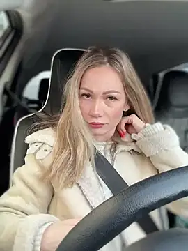 Snapshot of LavenderHot chatting on 03-13-25, 02:16 LavenderHot online show from 03-13-25, 02:16