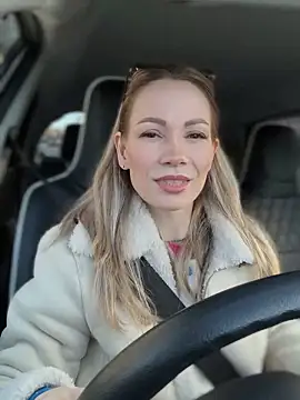 Snapshot of LavenderHot chatting on 03-22-25, 01:32 LavenderHot online show from 03-22-25, 01:32