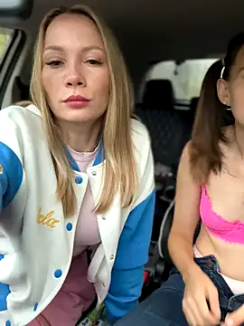 Snapshot of LavenderHot chatting on 09-12-25, 02:11 LavenderHot online show from 09-12-25, 02:11