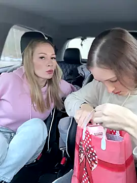 Snapshot of LavenderHot chatting on 10-15-25, 01:39 LavenderHot online show from 10-15-25, 01:39