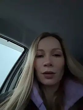 Snapshot of LavenderHot chatting on 11-26-25, 02:12 LavenderHot online show from 11-26-25, 02:12