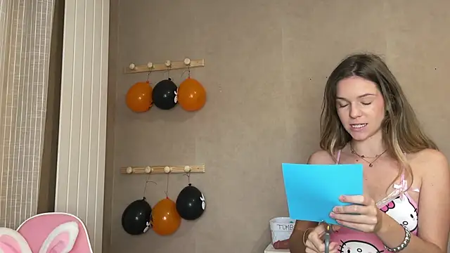 lucie mehott online show from 10-19-25, 08:48