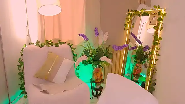 Snapshot of Miss_ash chatting on 02-17-25, 08:36 Miss ash online show from 02-17-25, 08:36