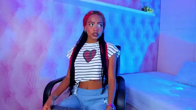 Snapshot of Hilary-banks chatting on 01-22-25, 04:55 Hilary-banks online show from 01-22-25, 04:55