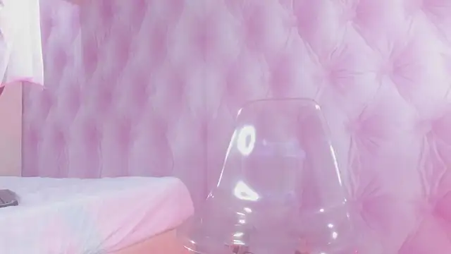 Snapshot of Hilary-banks chatting on 02-24-25, 05:22 Hilary-banks online show from 02-24-25, 05:22