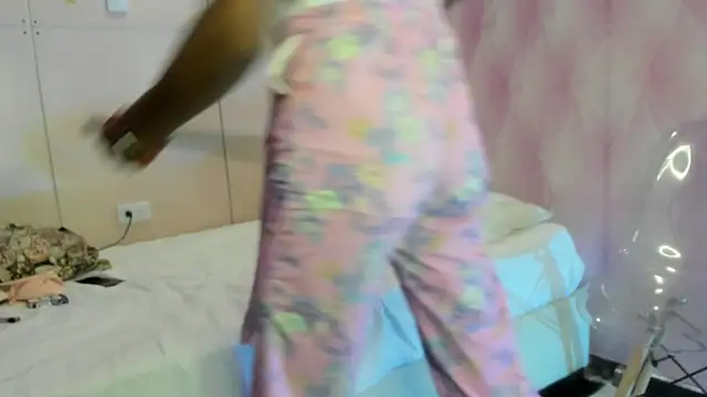 Snapshot of Hilary-banks chatting on 03-07-25, 03:29 Hilary-banks online show from 03-07-25, 03:29